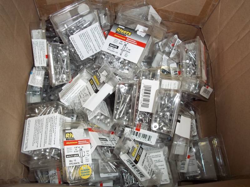 lot 46 image: New 11 lbs rivets of assorted sizes