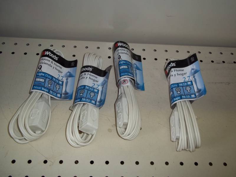 lot 47 image: New 4 extension cords