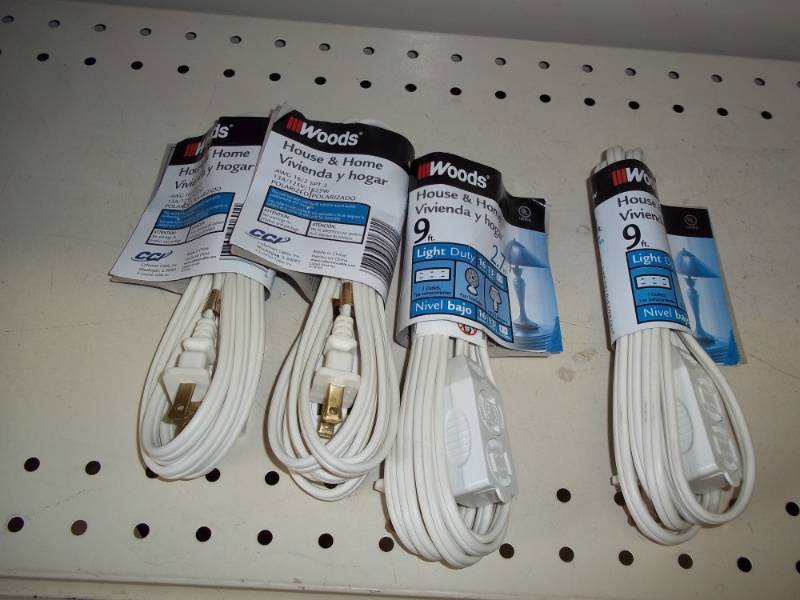 lot 48 image: New 4 extension cords