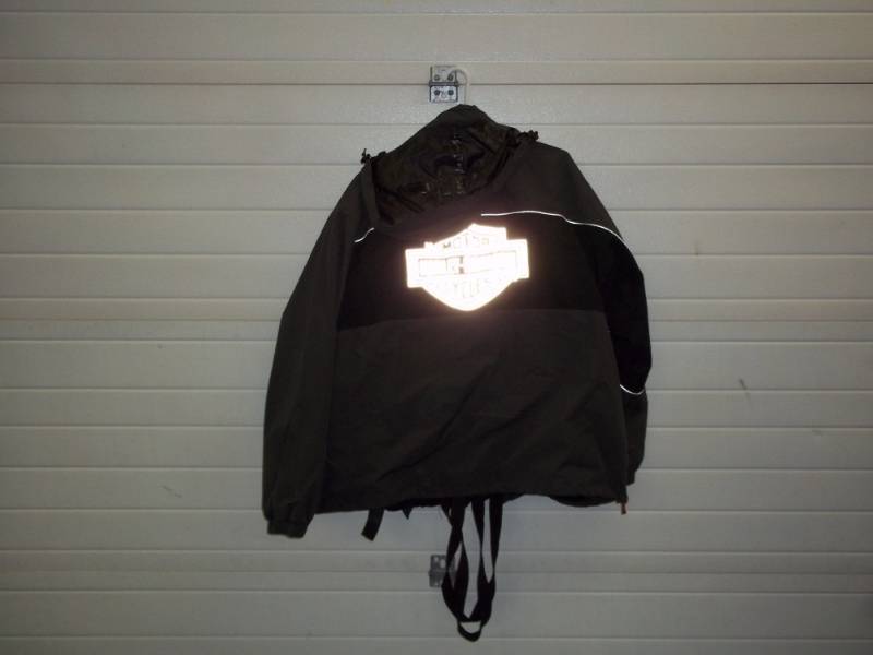 lot 79 image: Rain suit Jacket and pants Harley-Davidson  size 3XL