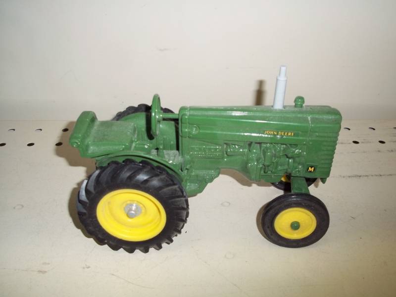 lot 103 image: Toy John Deere M