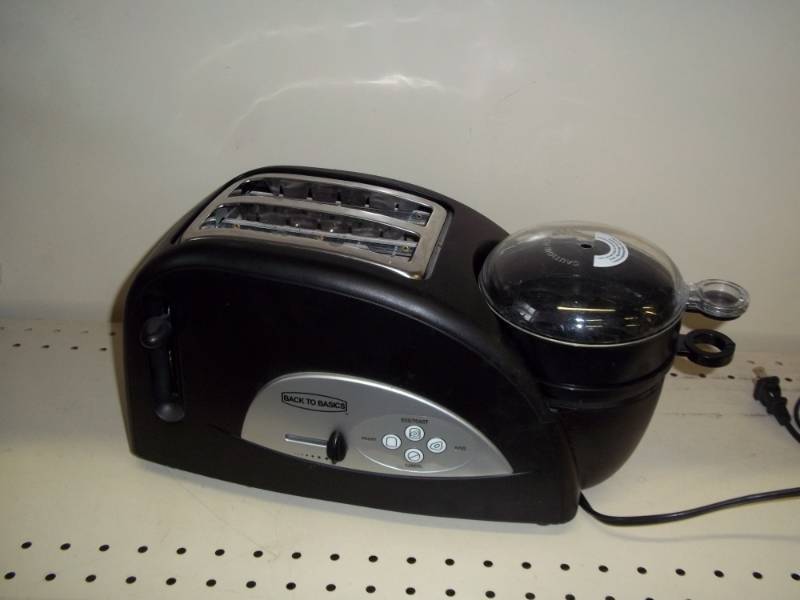 lot 109 image: Toaster and egg maker