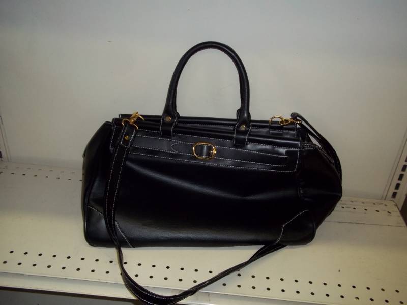 lot 113 image: Large purse