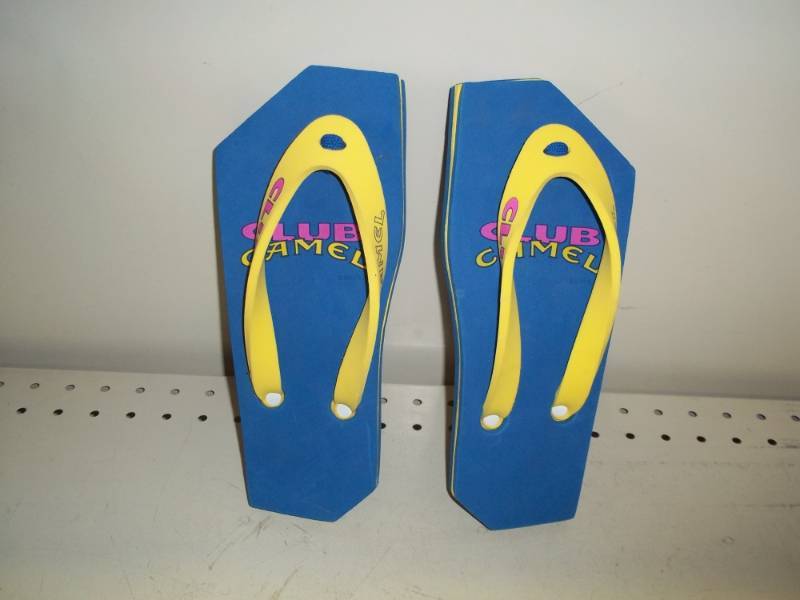 lot 128 image: Camel Club Flip Flops