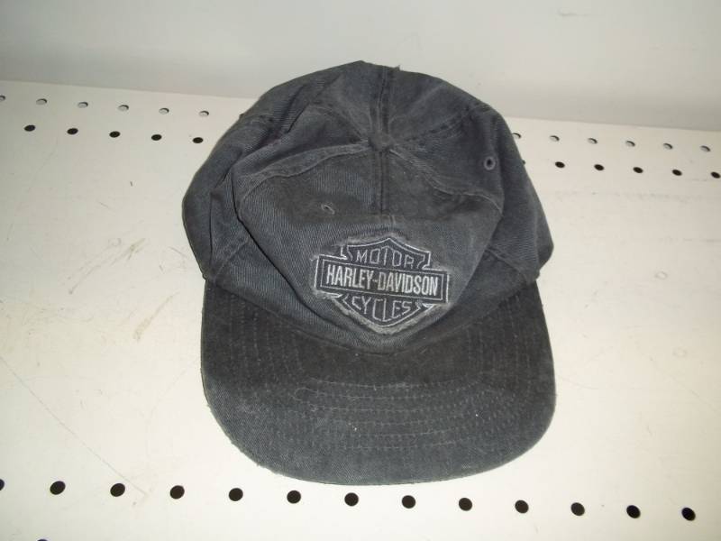 lot 134 image: Harley-Davidson hat