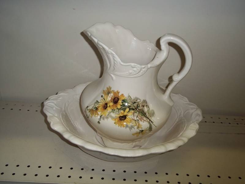 lot 144 image: Picture and bowl