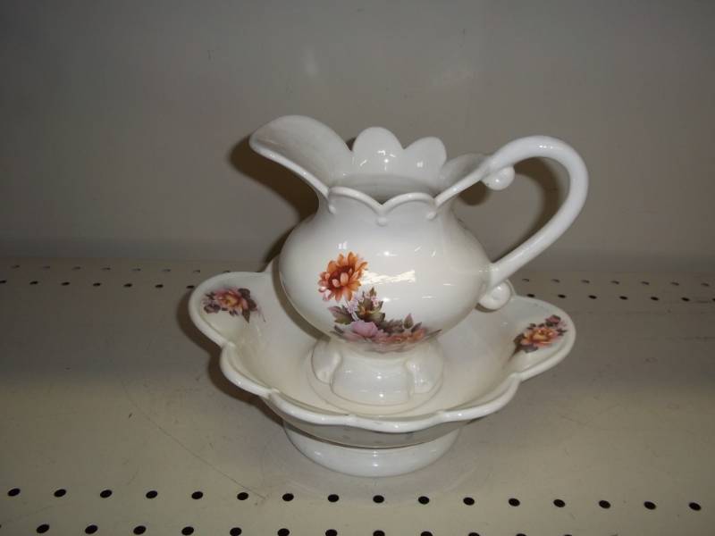 lot 148 image: Picture and bowl