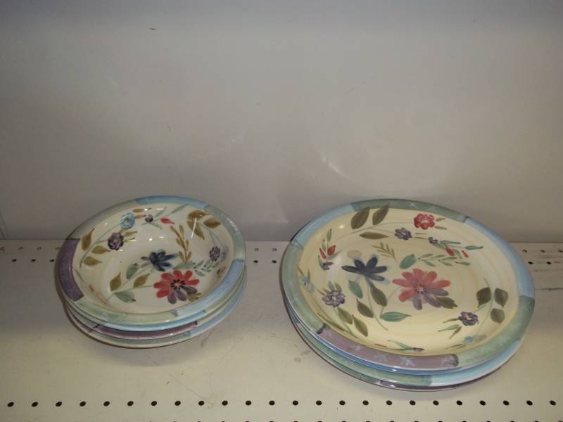 lot 149 image: 4 plates and 4 bowls