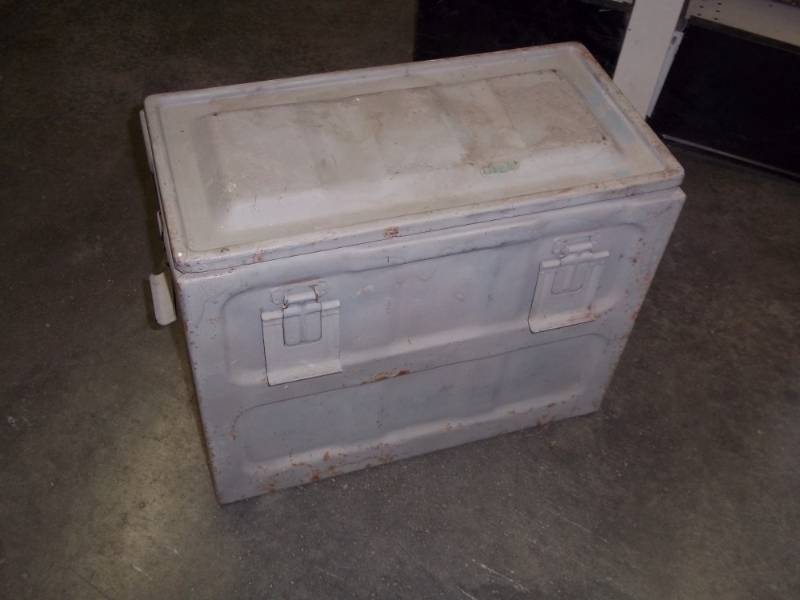 lot 172 image: Large Ammunition Box