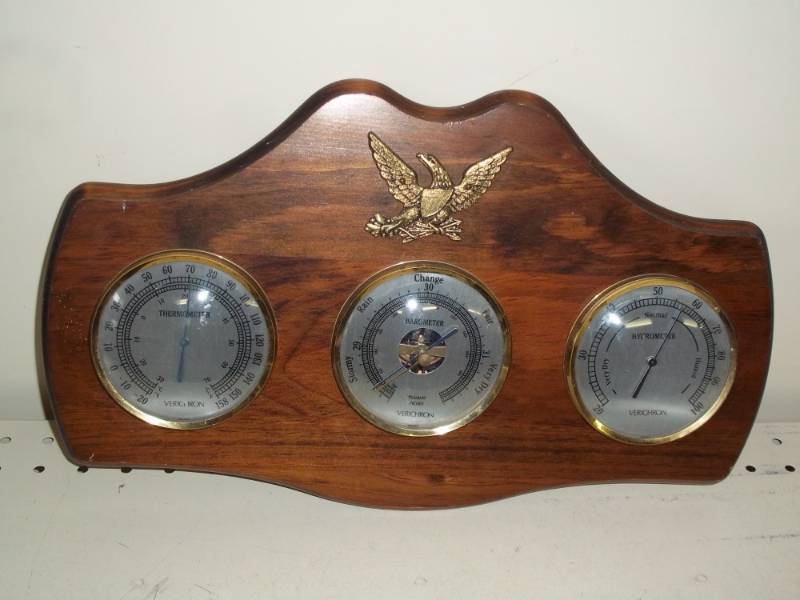 lot 190 image: Weather station with eagle