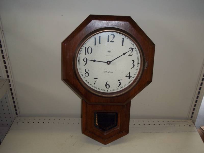 lot 193 image: Pendulum Clock