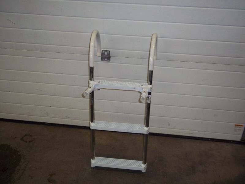 lot 209 image: 3 Step Boat Ladder