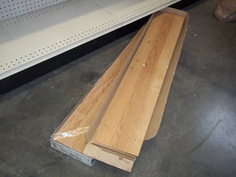 lot 219 image: Laminate Flooring one box new