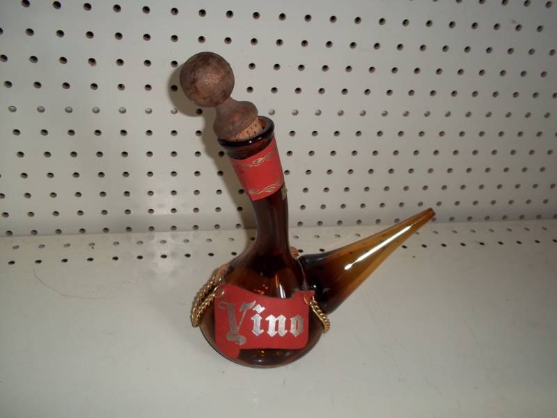 lot 221 image: Wine decanter
