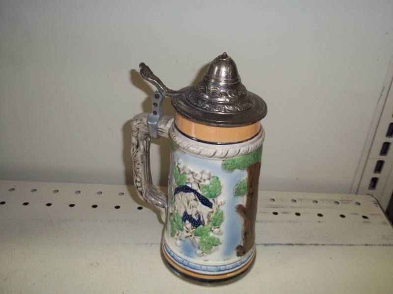 lot 225 image: Stein with flip up lid