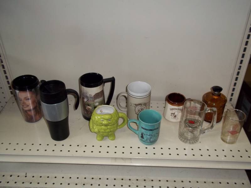 lot 227 image: Lot of Misc Drink Cups