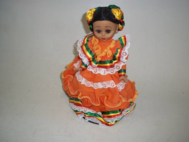 lot 247 image: 14 in Spanish Porcelain Doll
