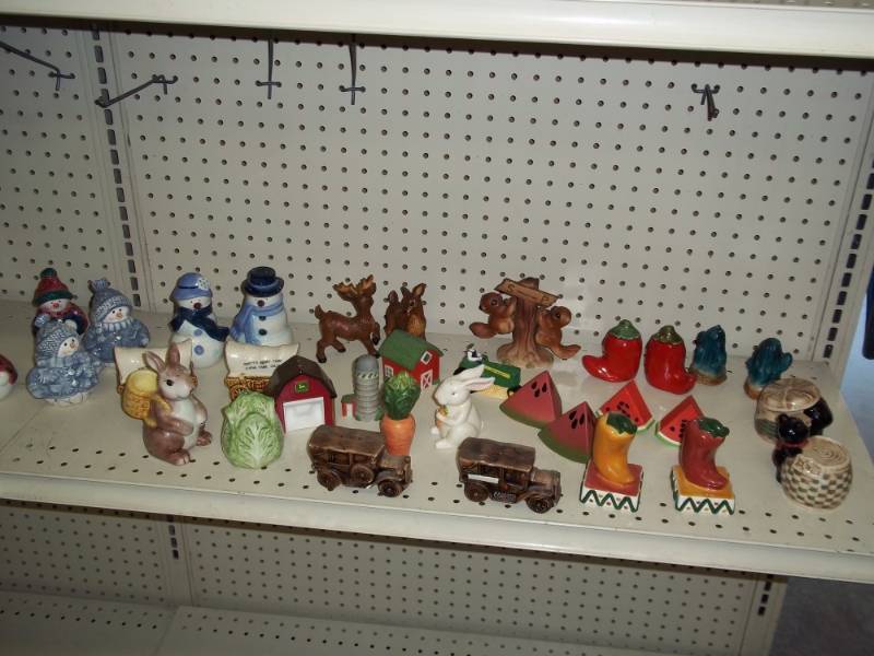 lot 249 image: Large Collection of Salt & Pepper Shakers