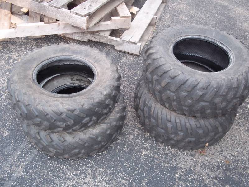 lot 254 image: Set of 4 Wheeler tires Dunlop KT182 and KT185 AT25X8-12 and AT25X10-12