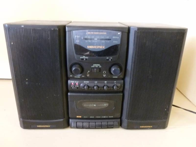 Memorex Shelf Radio