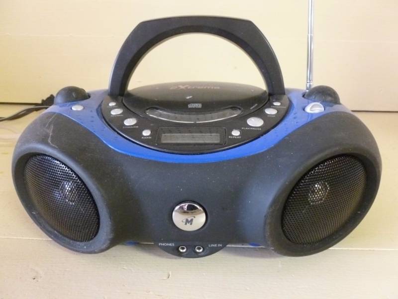 Memorex Shelf Radio