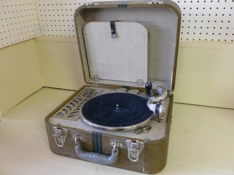 Vintage Hand Crank Phonograph