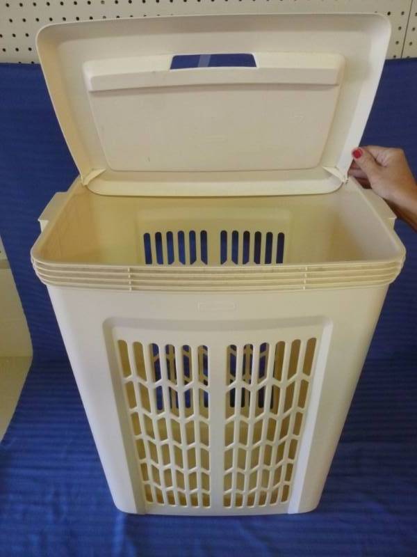 Rubbermaid Cloths Hamper