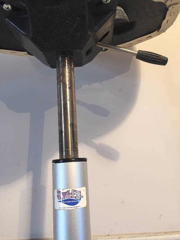 CASTING DECK SEAT WITH POST