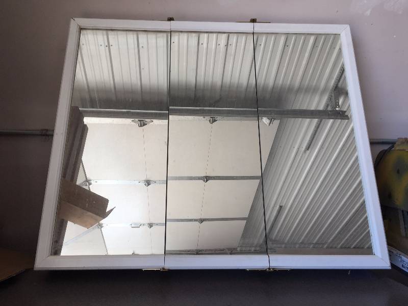 MIRRORCUPBOARD
