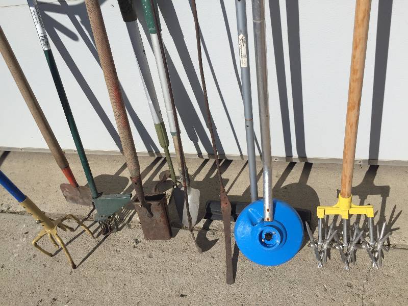 GARDENING TOOLS