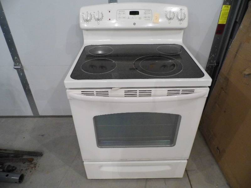 GE Glass Top Stove