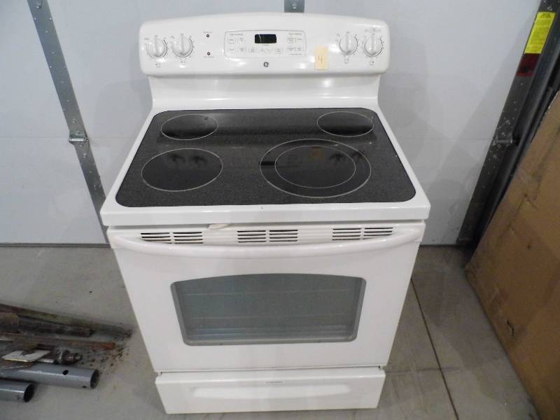 GE Glass Top Stove