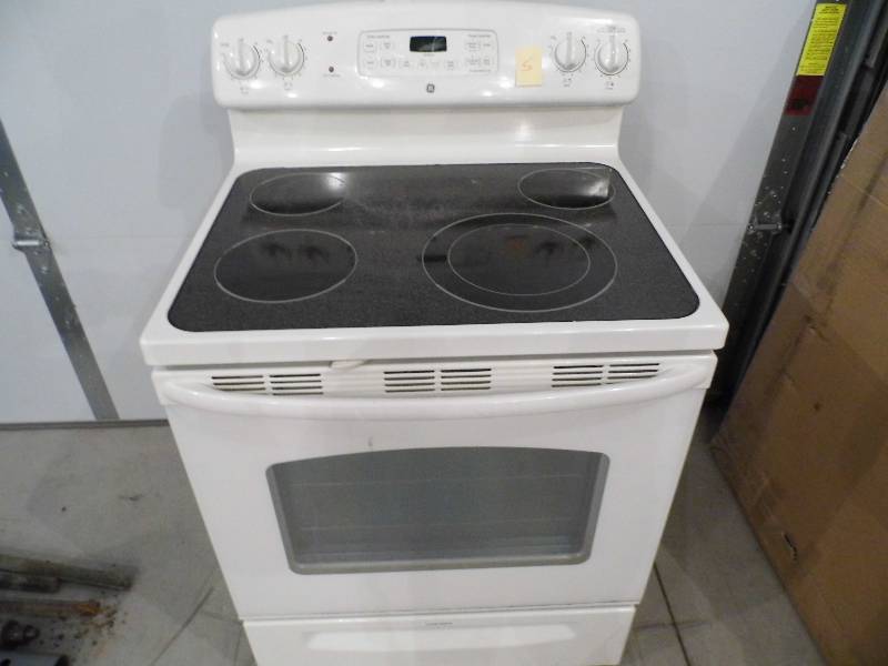 GE Glass Top Stove