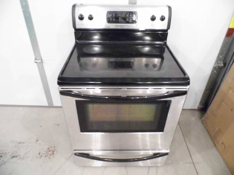Frigidaire Stove