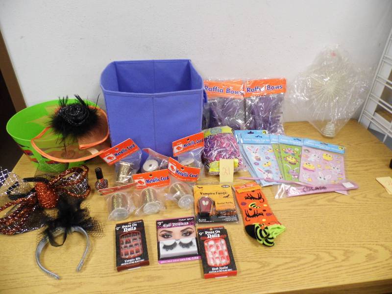 Halloween Items and Dcor
