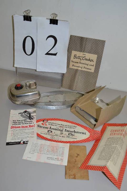 lot 2 image: Collectable Steam iron attachment