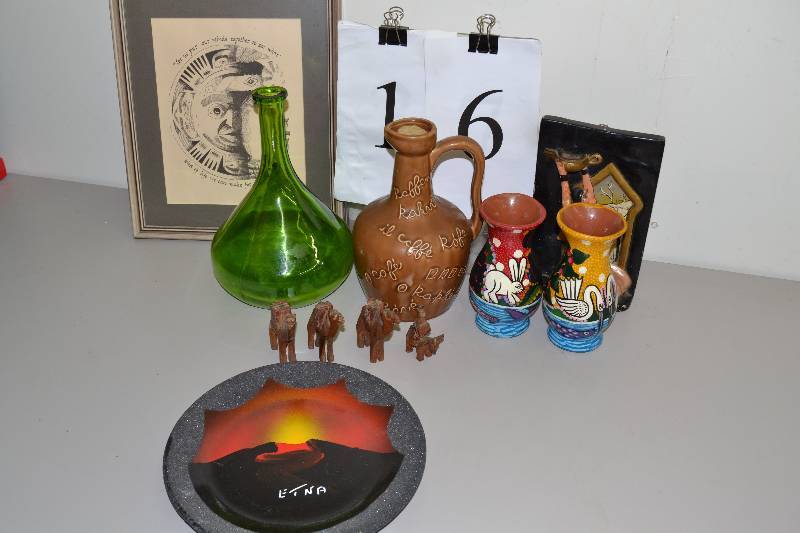 lot 16 image: Household items