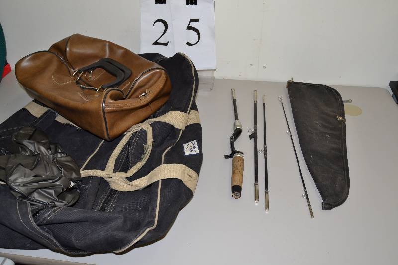 lot 25 image: Fishing Pole wcase