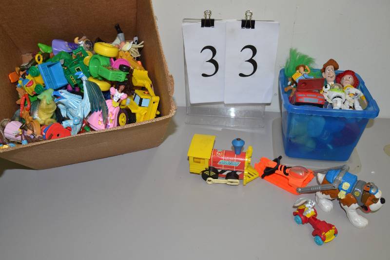 lot 33 image: Toys