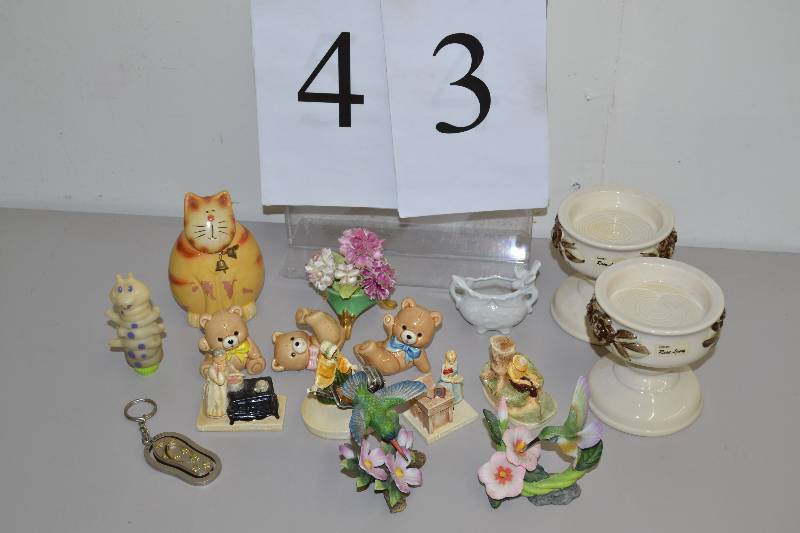 lot 43 image: figurines