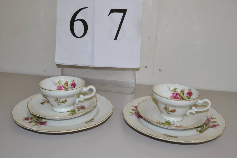 lot 67 image: Vintage household items