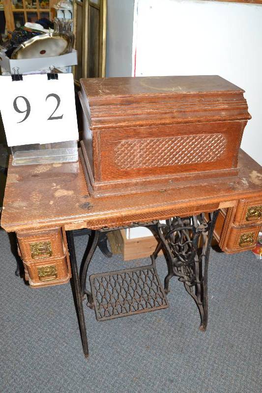 lot 92 image: Singer treadle machine