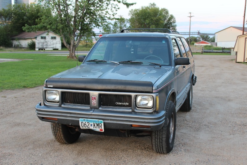 lot 3 image: 1992 Oldsmobile Bravada 134,190 Miles