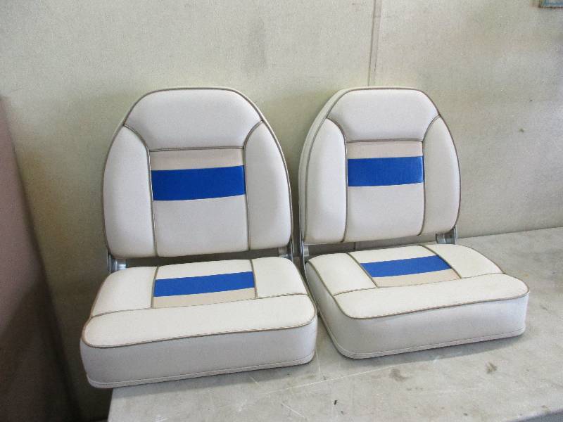 Pontoon chairs