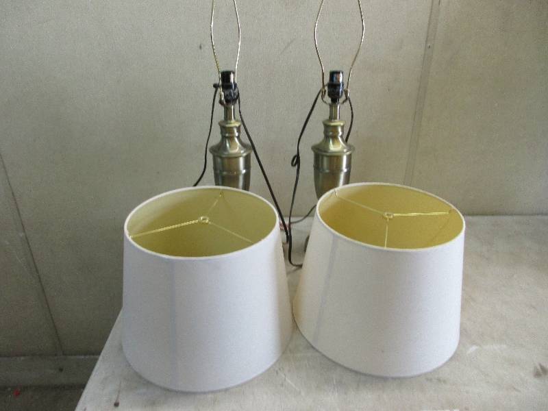 2 lamps
