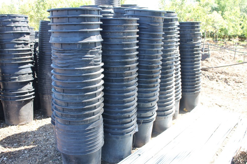 lot 36 image: 15 Gallon Containers