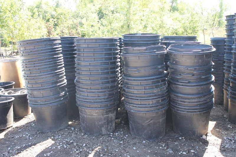 lot 38 image: 25 Gallon Containers