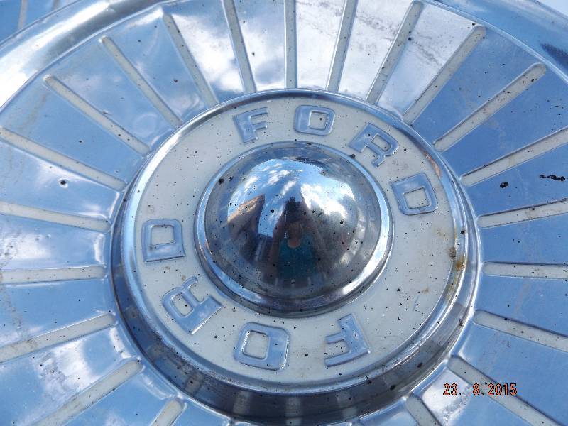 vintage ford hubcaps