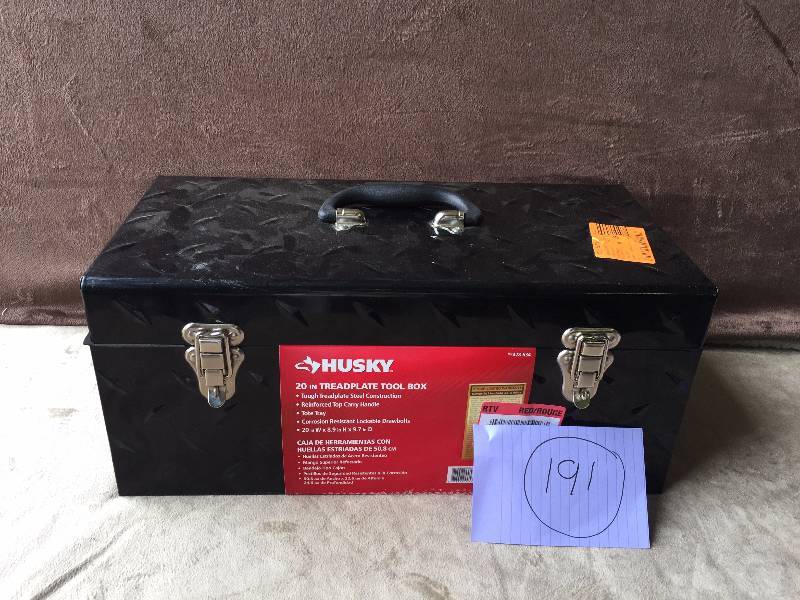Husky 20 Metal  Tool Box
