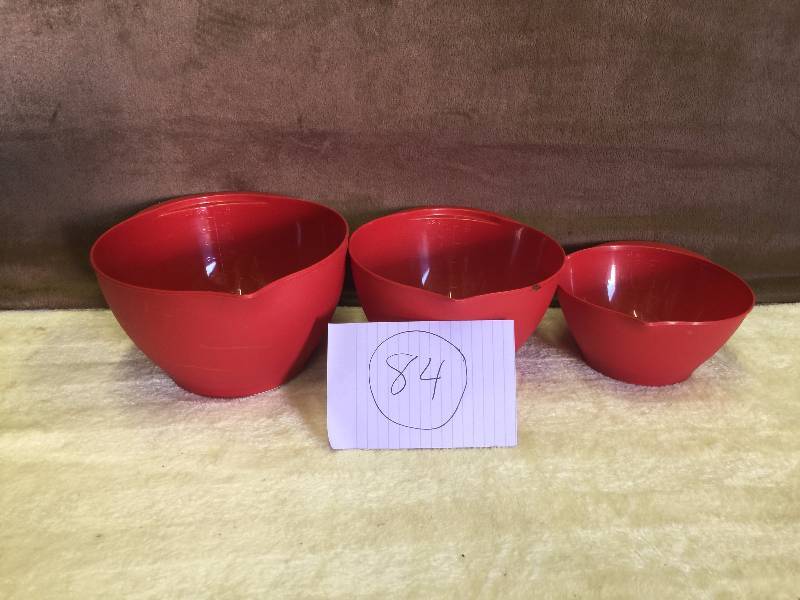 Lot of mixing bowls